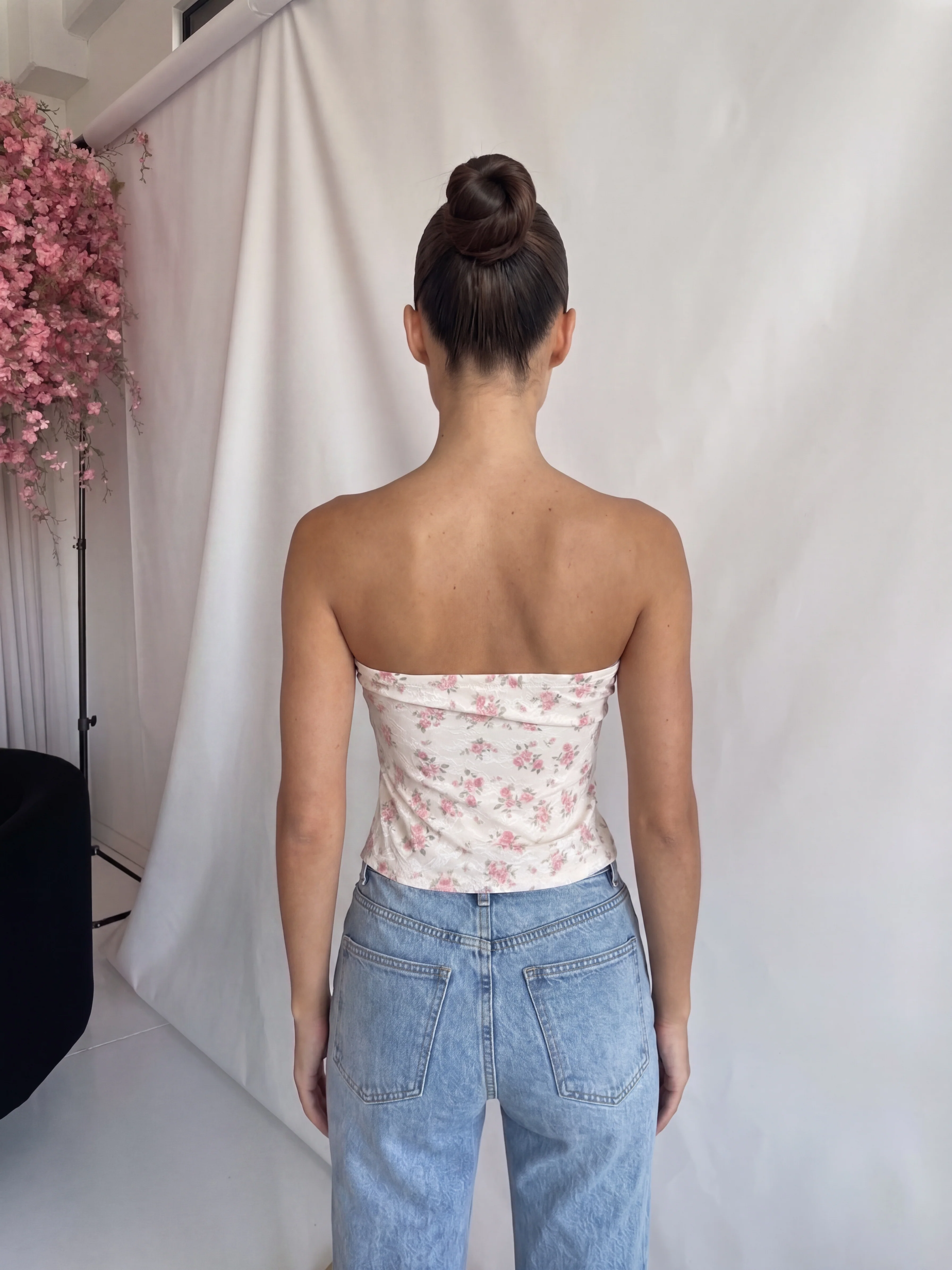 DALMA - top corpetto beige in pizzo floreale con applicazione fiore - Image 2