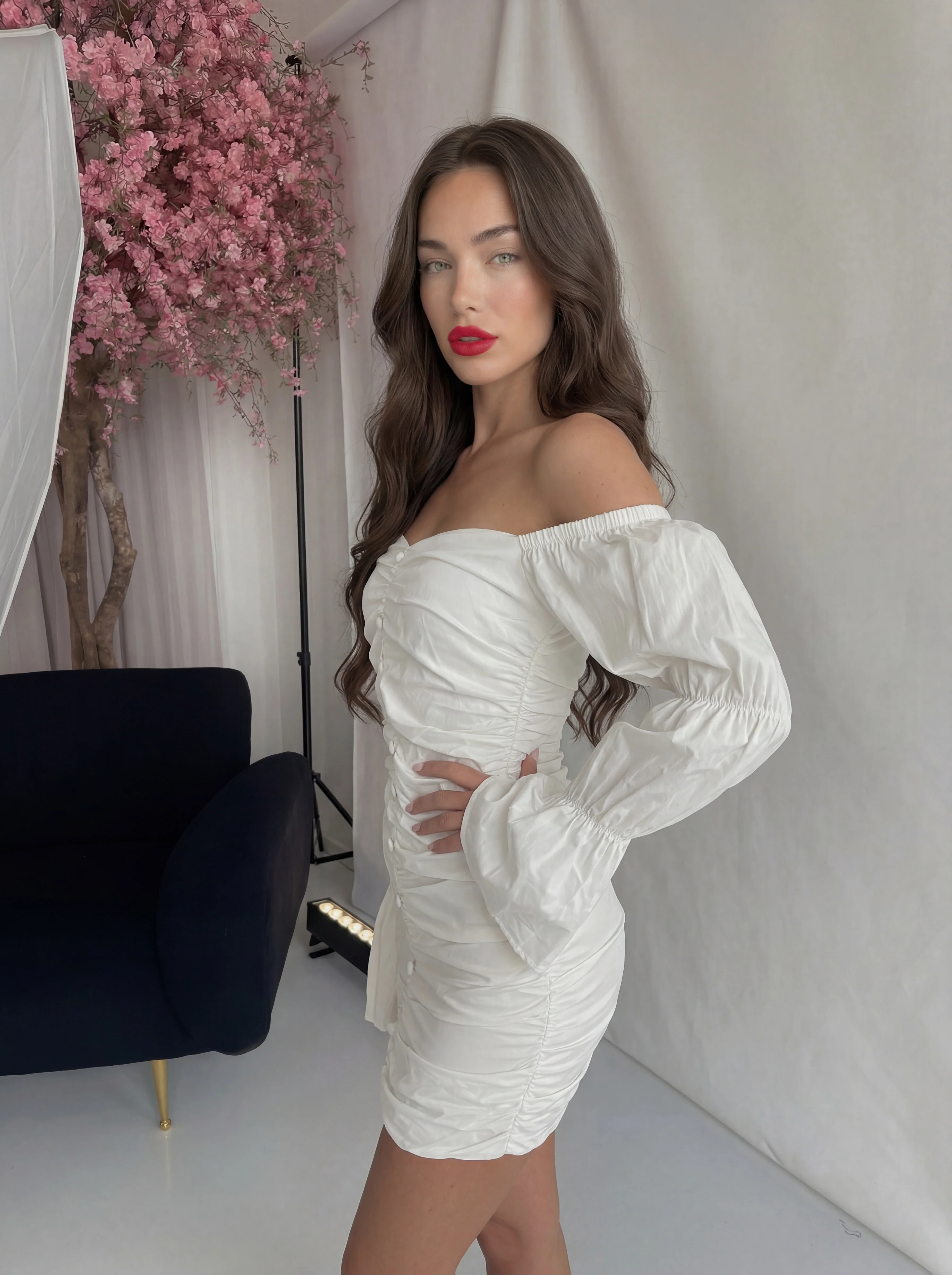 EDMA - vestito mini drappeggiato con scollo bardot in cotone bianco - Image 2