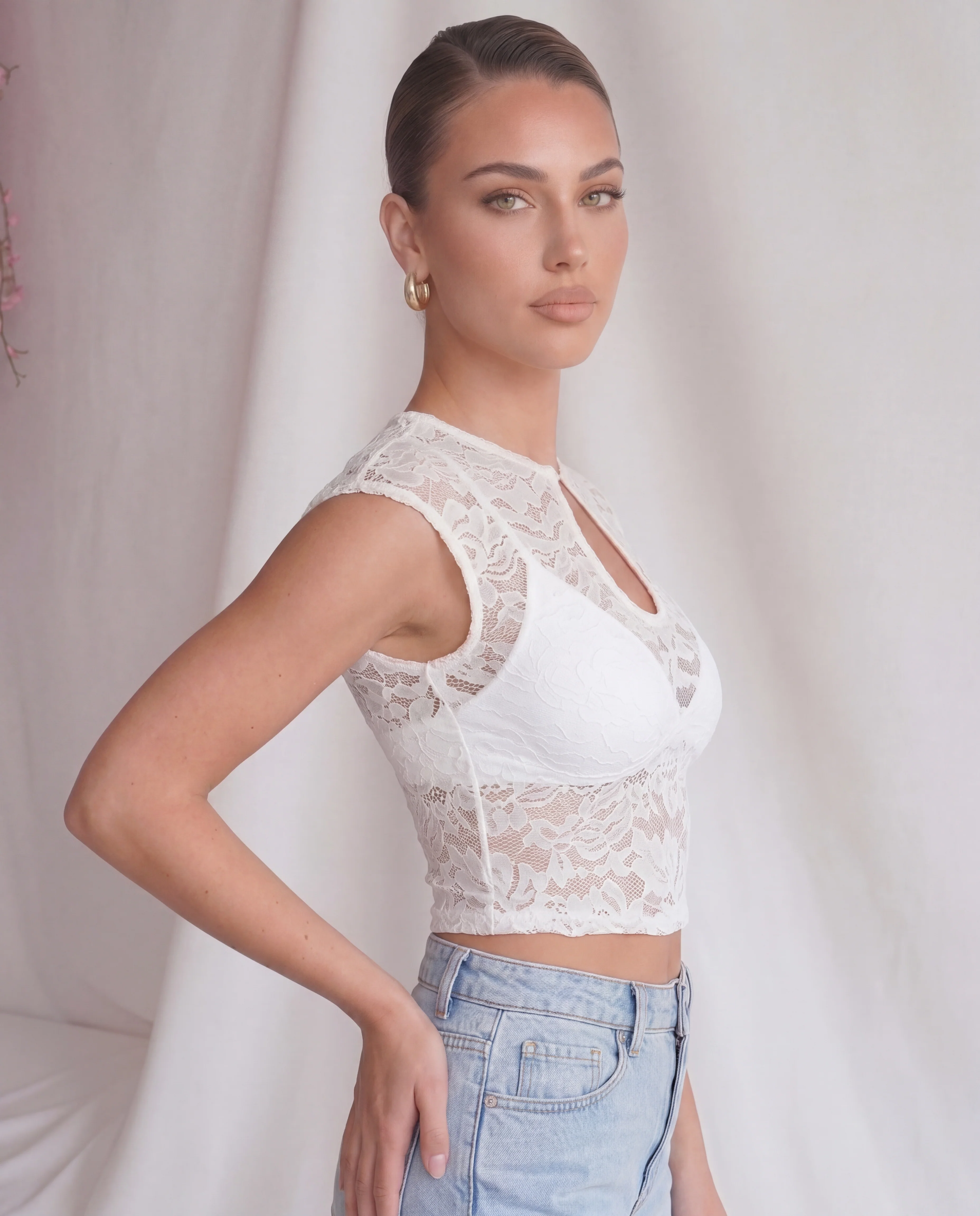 IMMY - top in pizzo bianco con scollo stile qipao - Image 2