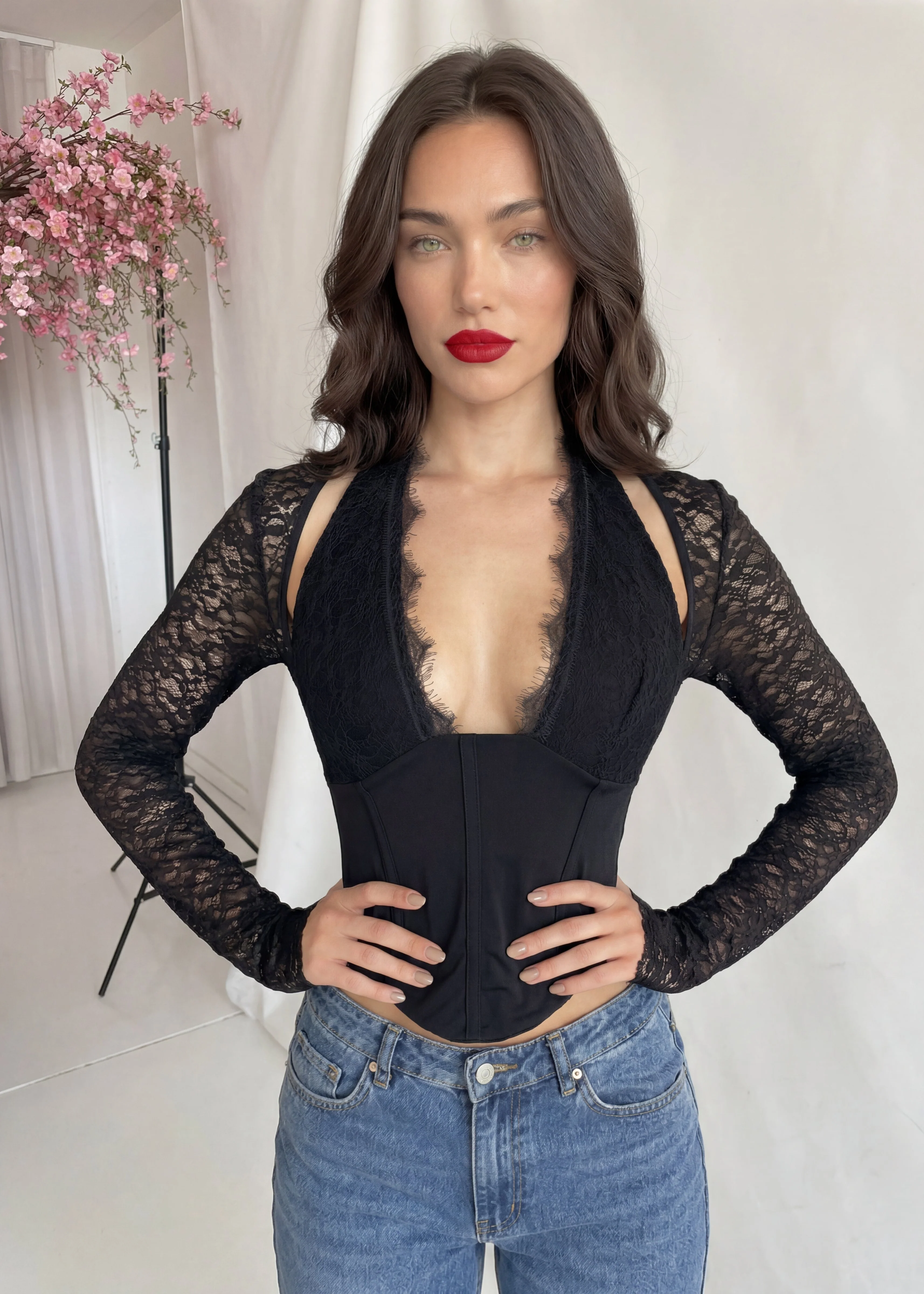 JAUS - crop top corpetto con maniche e scollo in pizzo nero