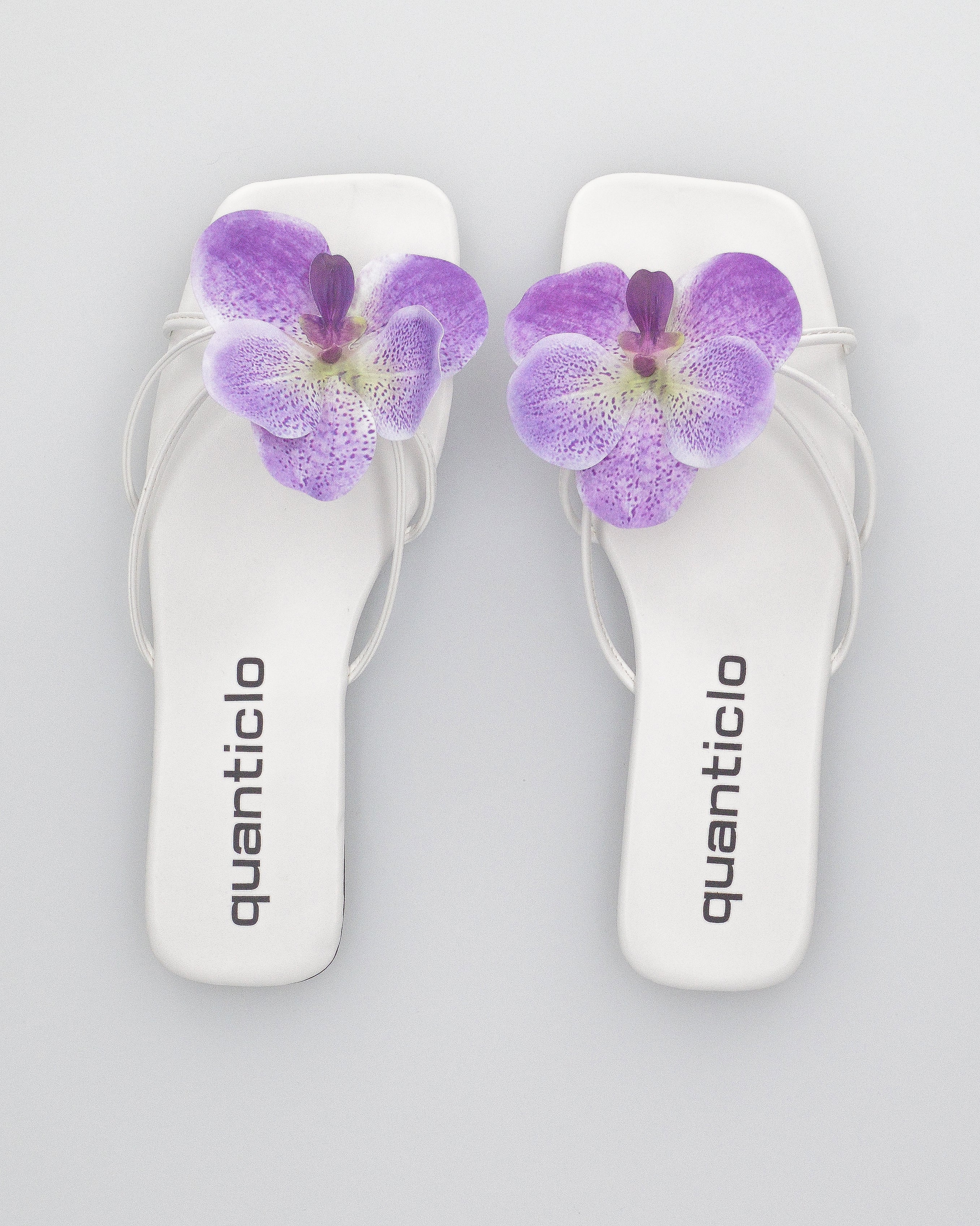 KILY - sandalini bassi bianchi con clip fiore orchidea removibile - Image 6
