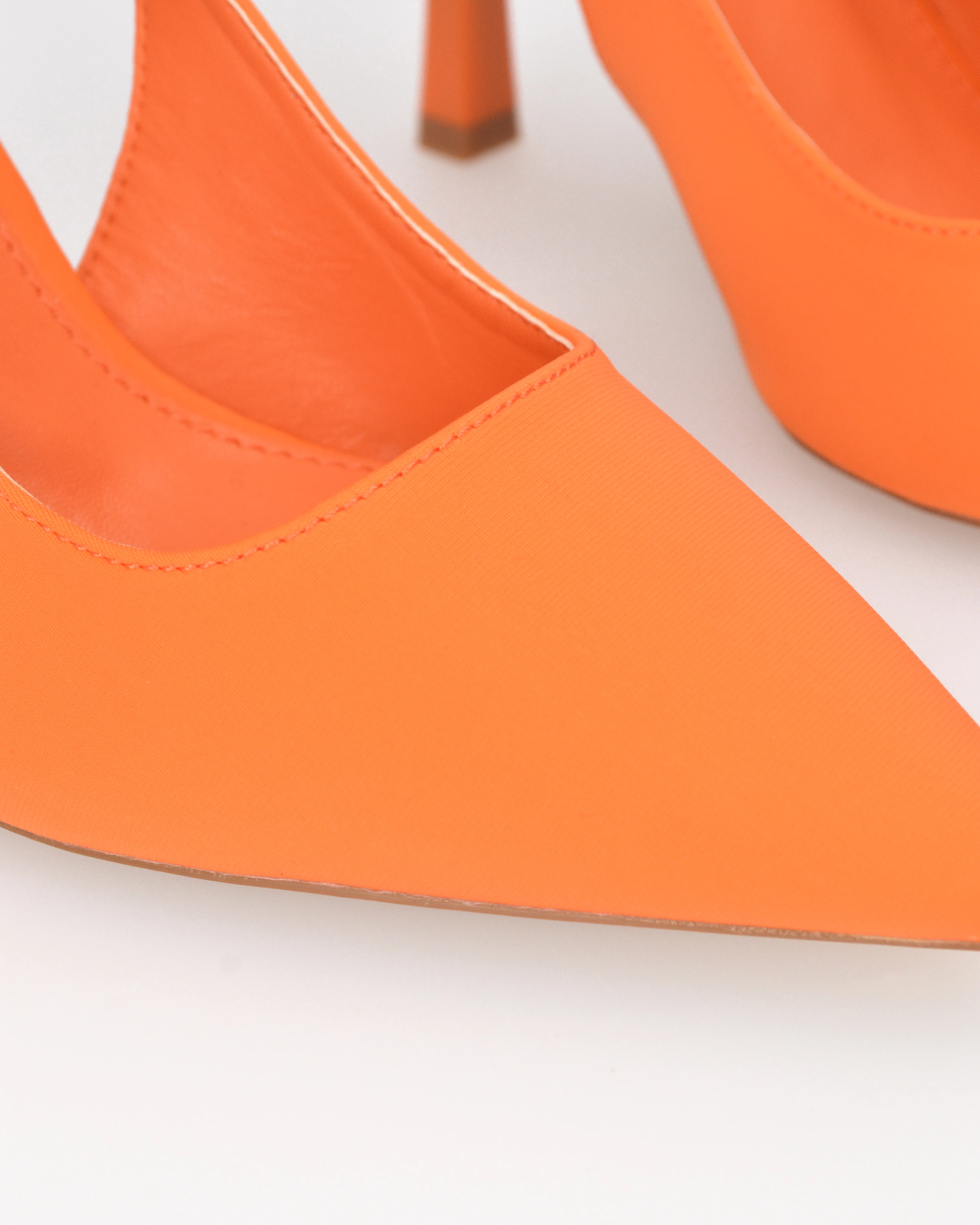 KLARA - Décolleté slingback in lycra arancione con tacco a stiletto - Image 6