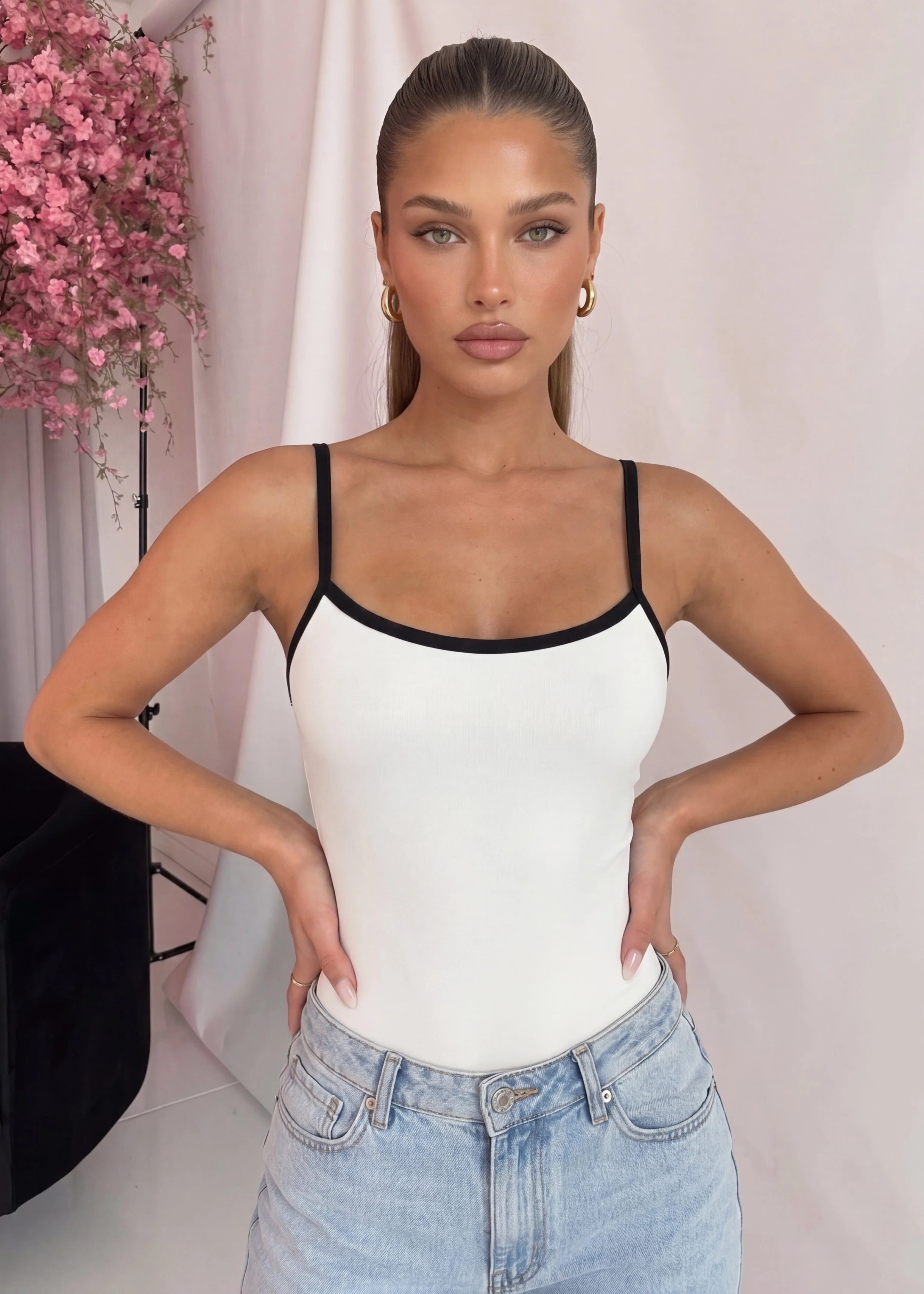 LIGY - body bianco con bordi a contrasto in nero