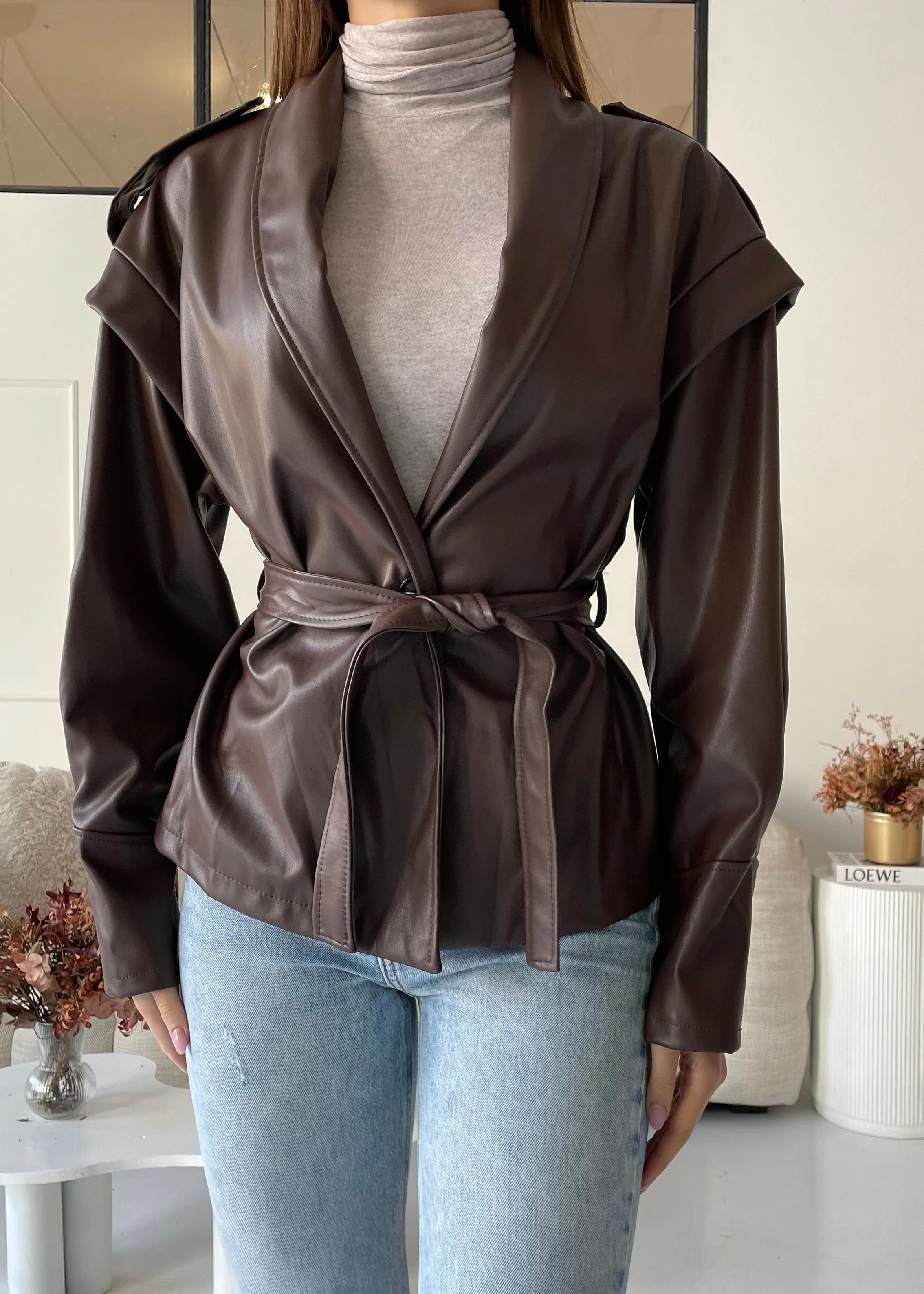MAITE - giacca blazer in simil pelle effetto bomber in marrone - Image 2