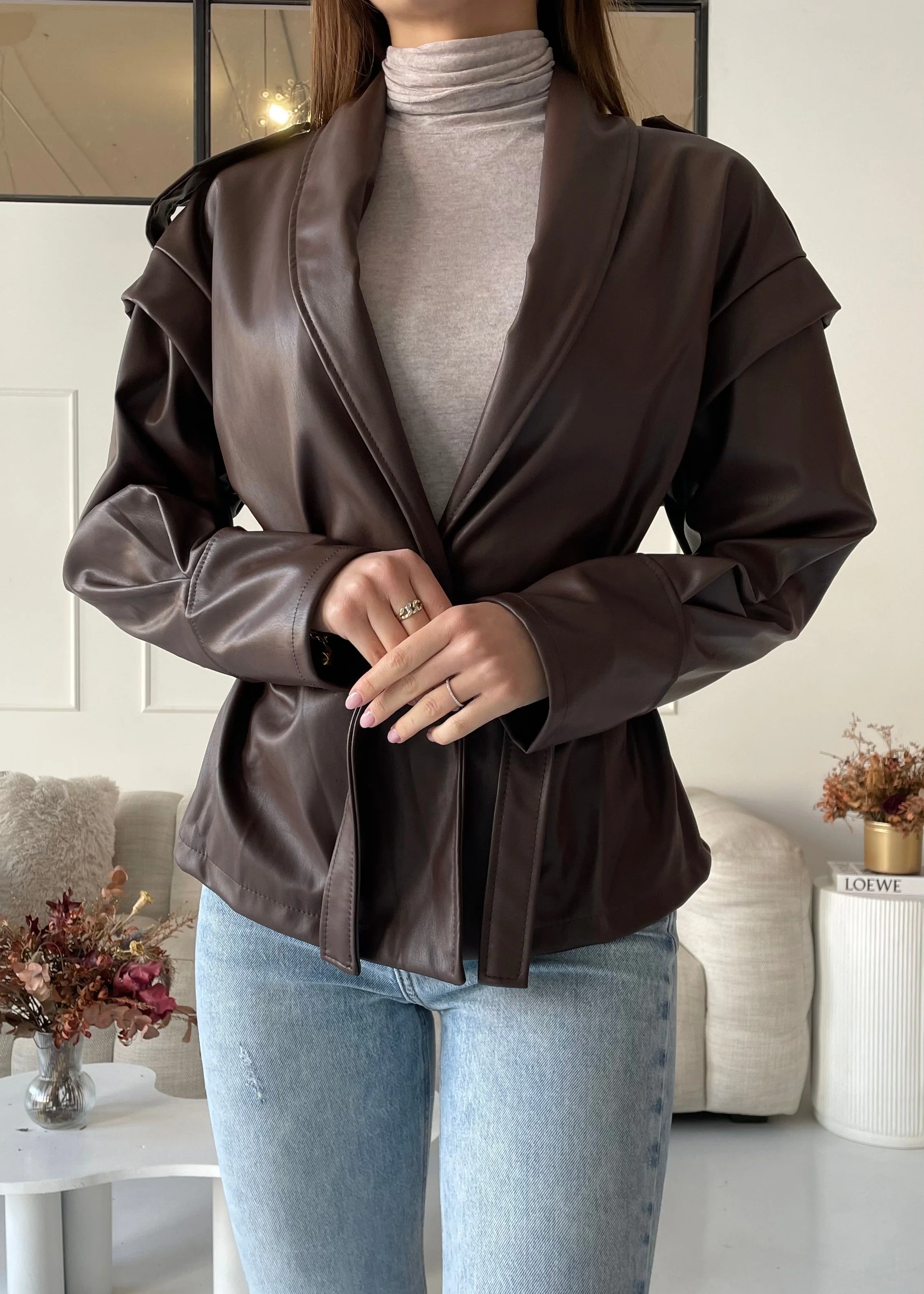 MAITE - giacca blazer in simil pelle effetto bomber in marrone - Image 3