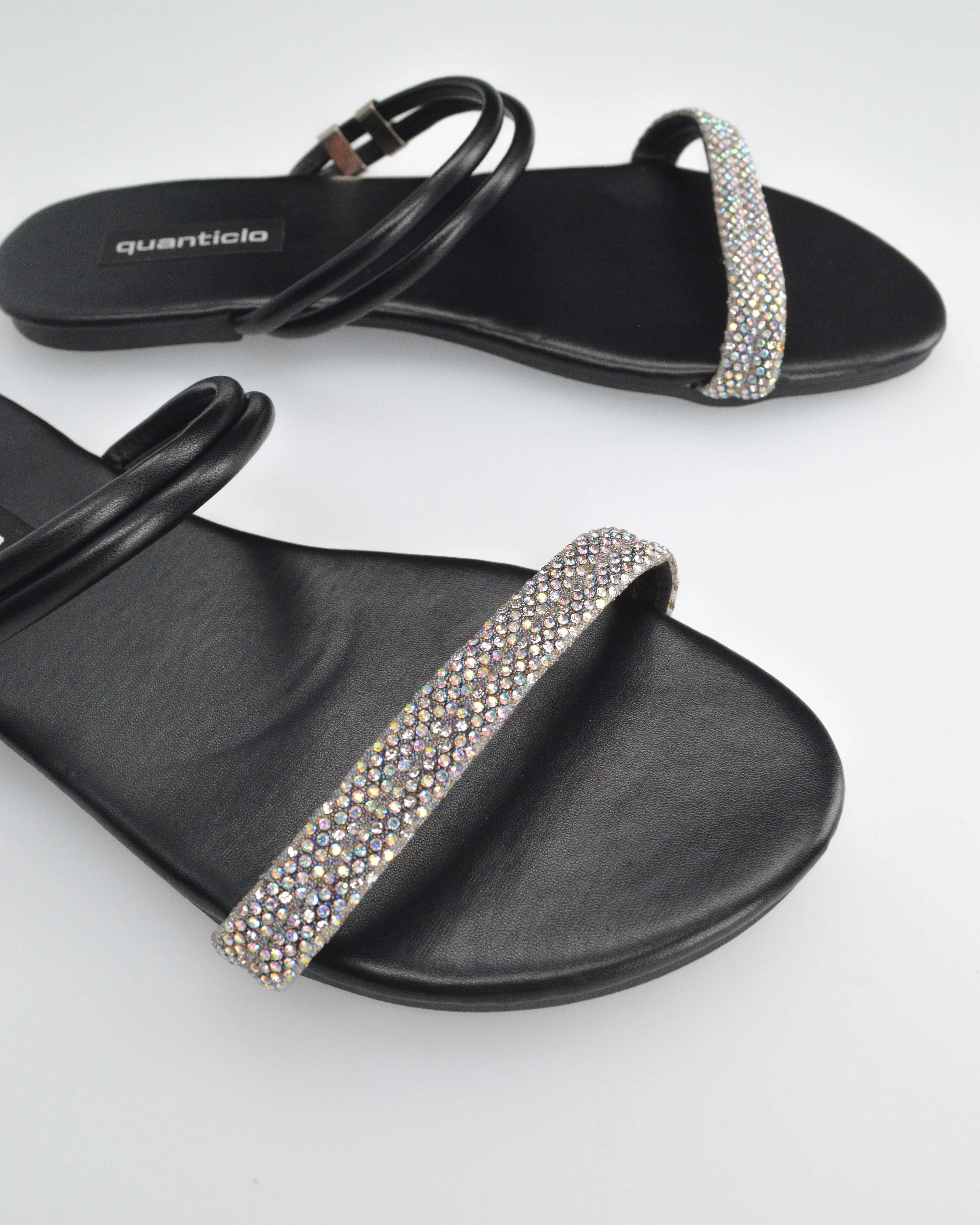 MELIA - sandali flat neri con dettagli metallici - Image 4