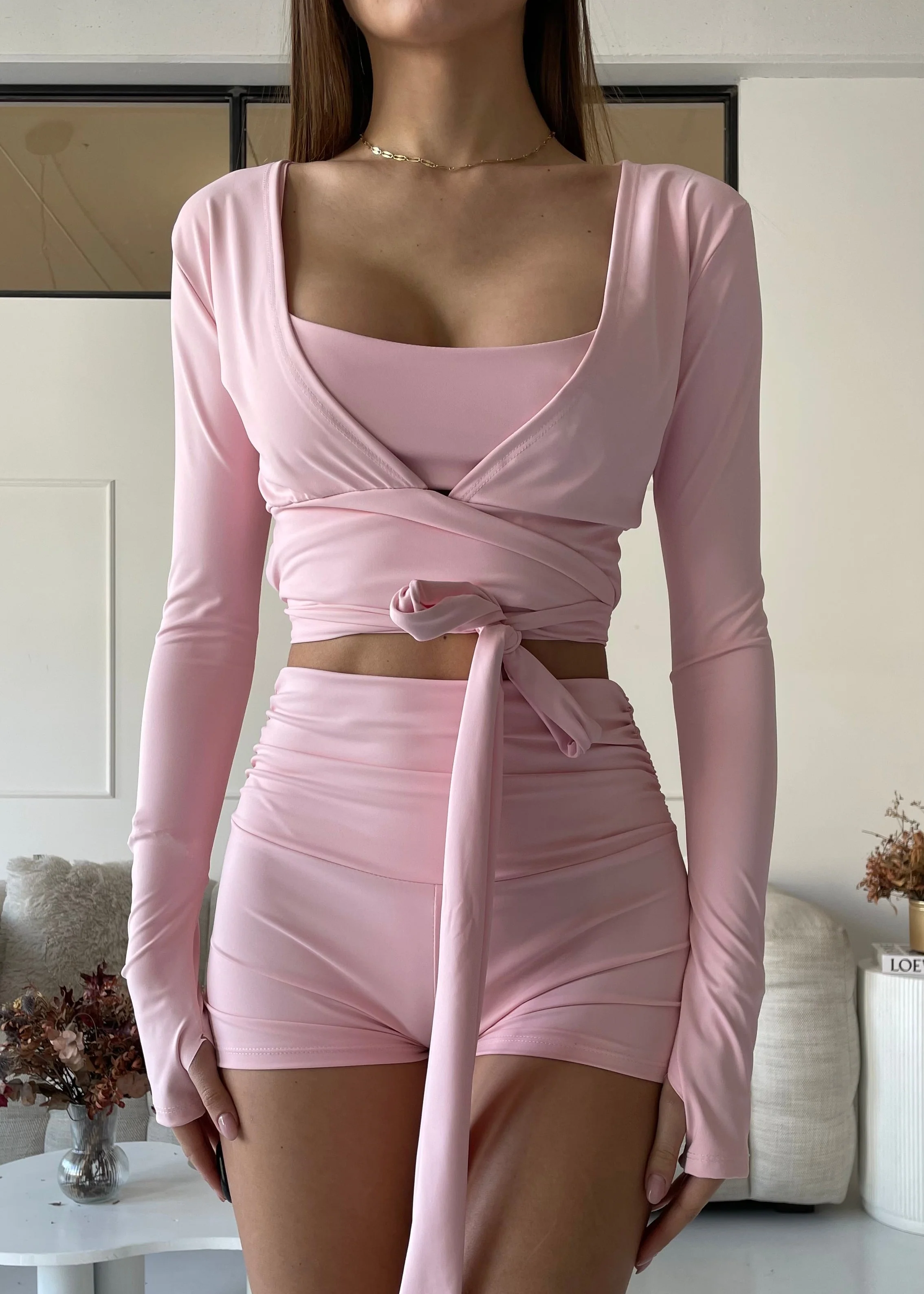 NADJA - set coordinato shorts, coprispalle e top in rosa