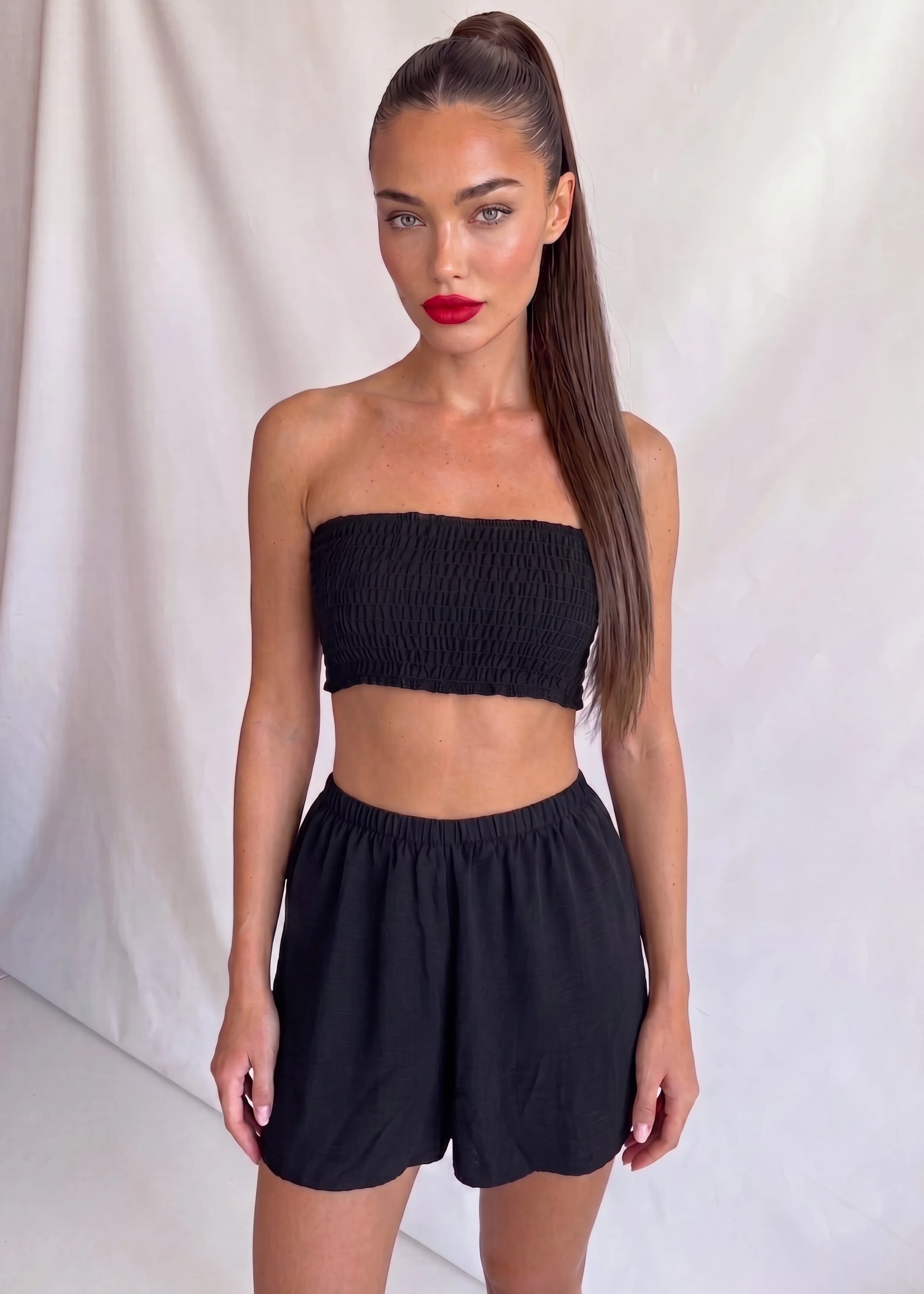 NISHY - set infinity in nero coordinato top shorts e blusa da indossare in più modi - Image 2