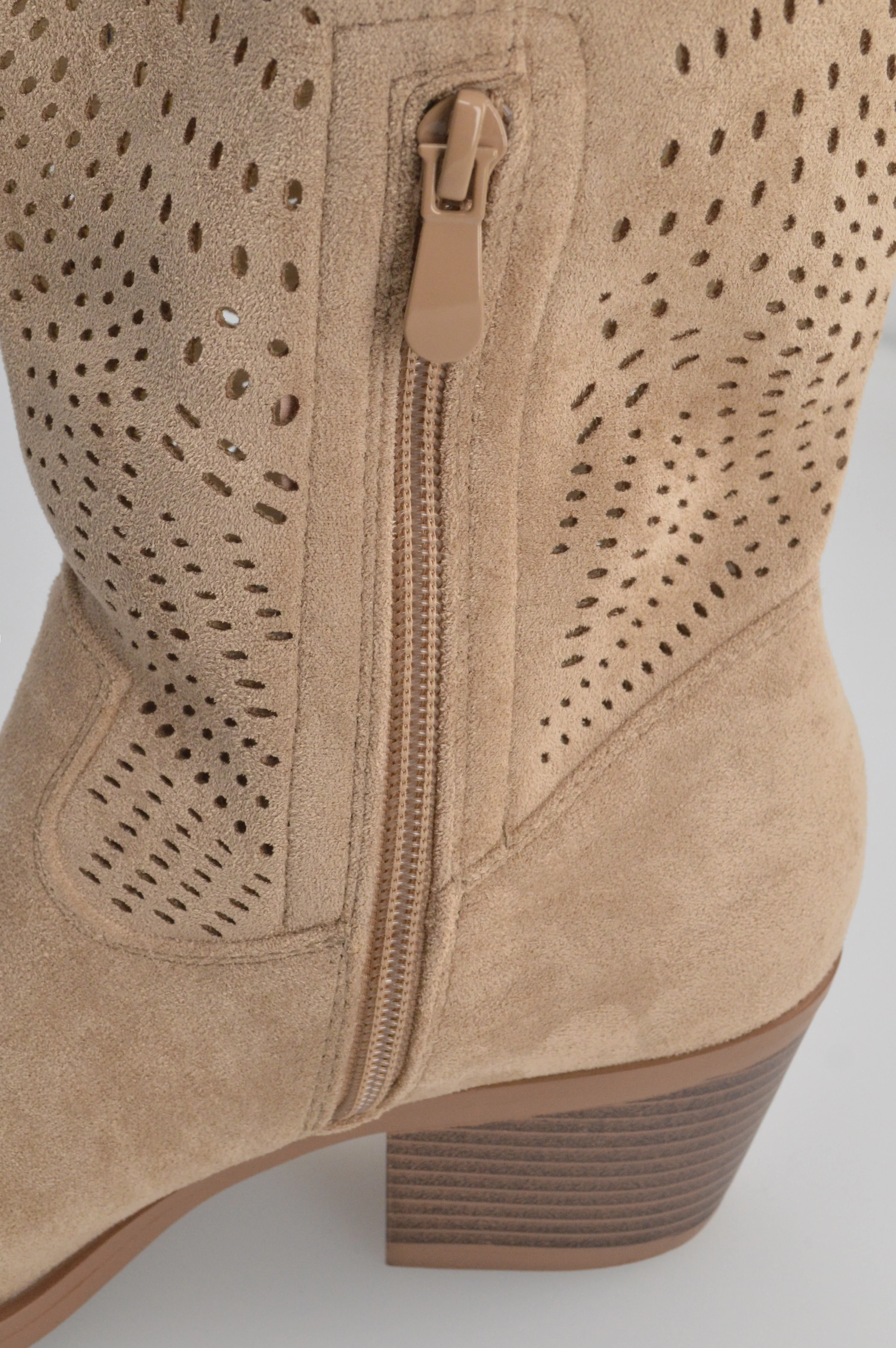 DEBBIE - stivali beige western con gambale traforato - Image 4