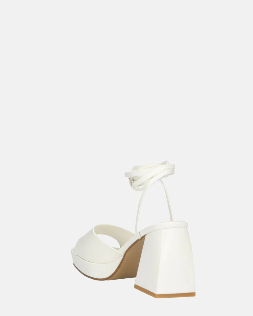 TOMI - sandali bianchi con lacci e tacco squadrato - Image 12