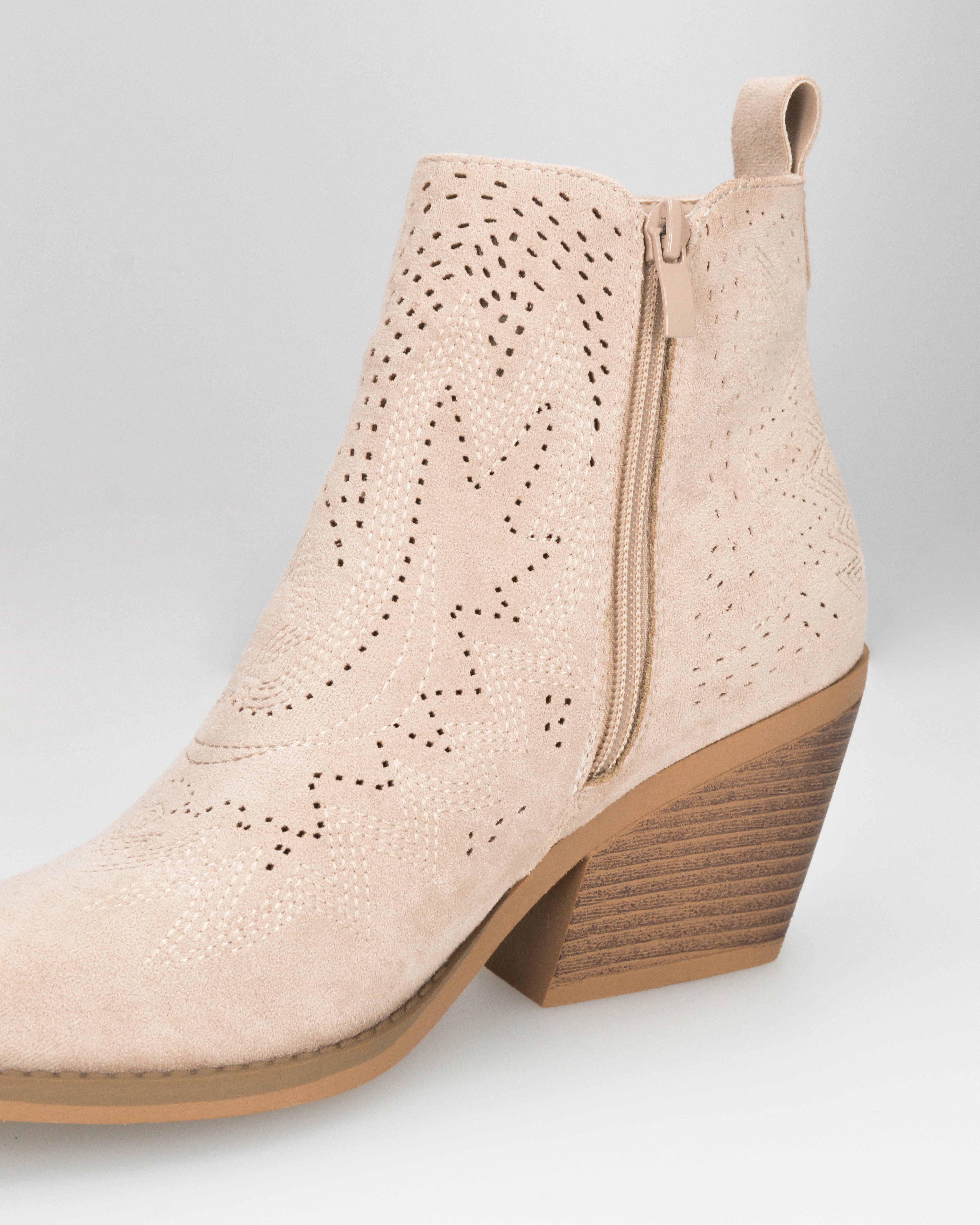 YARYNA - stivaletti camperos beige alla caviglia effetto traforato - Image 5